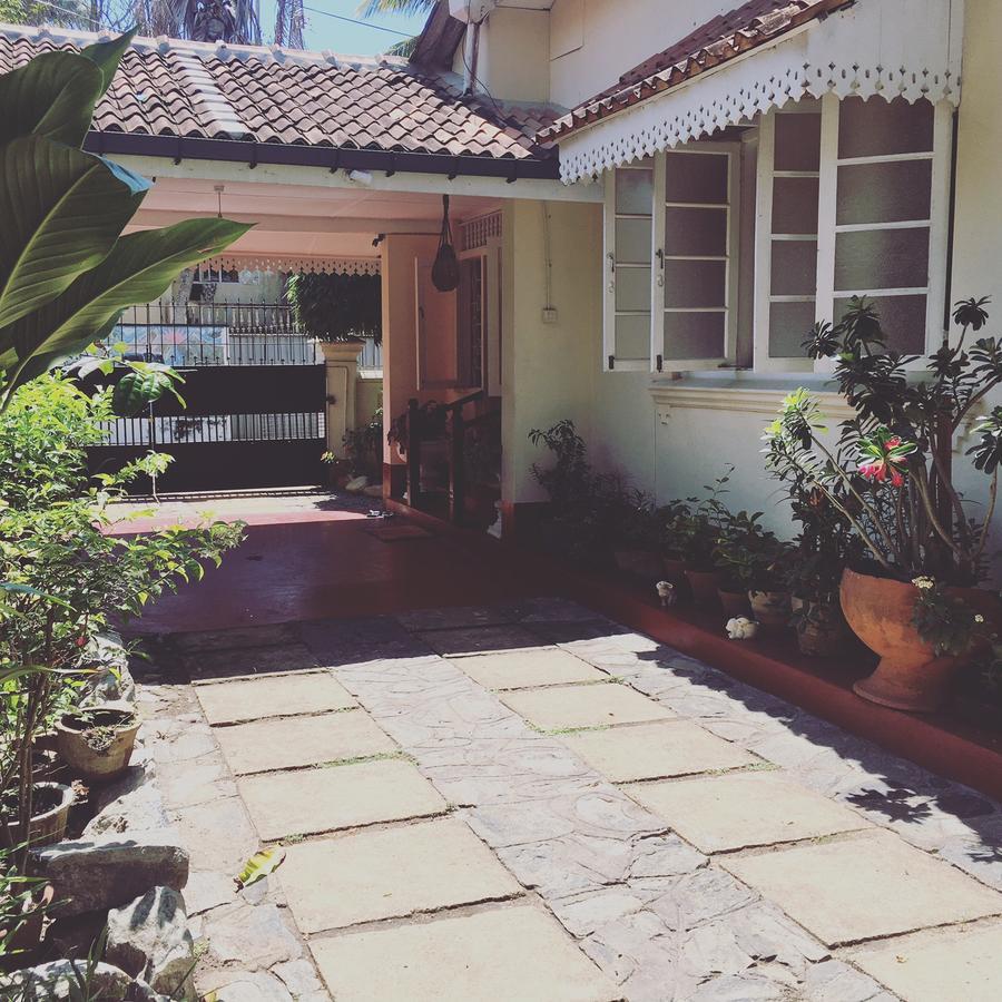 Charming Homestay By The Beach マウントラビニア エクステリア 写真