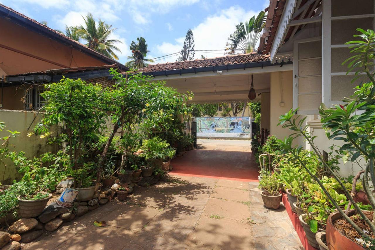Charming Homestay By The Beach マウントラビニア エクステリア 写真